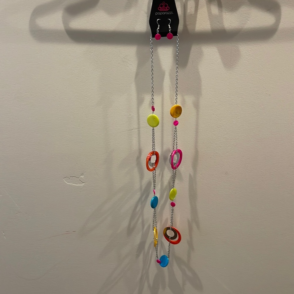 Paparazzi, long necklace with matching earrings